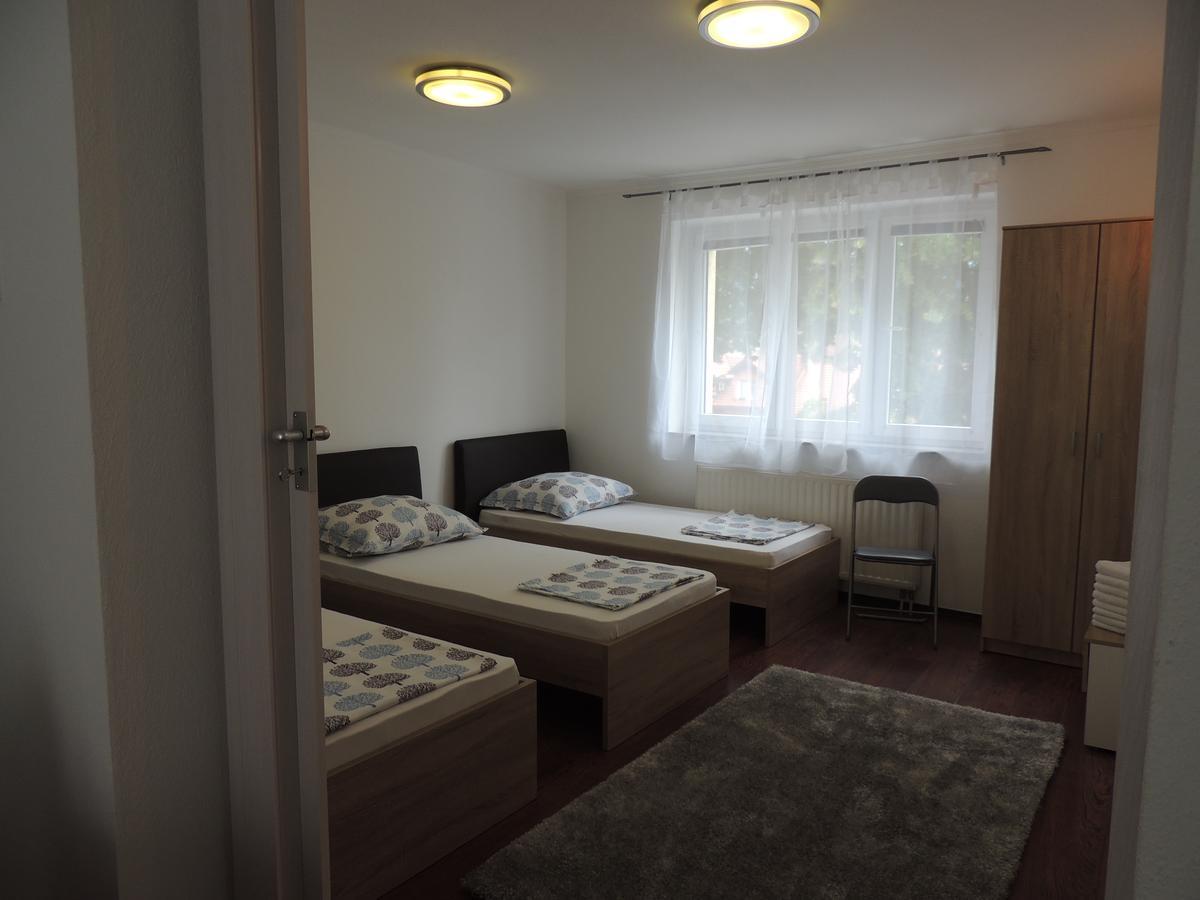 Appartement Roses à Bihać Extérieur photo