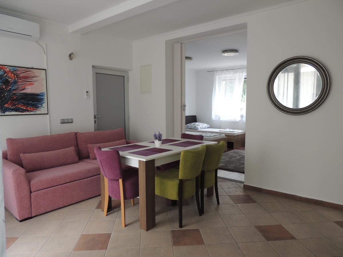 Appartement Roses à Bihać Extérieur photo