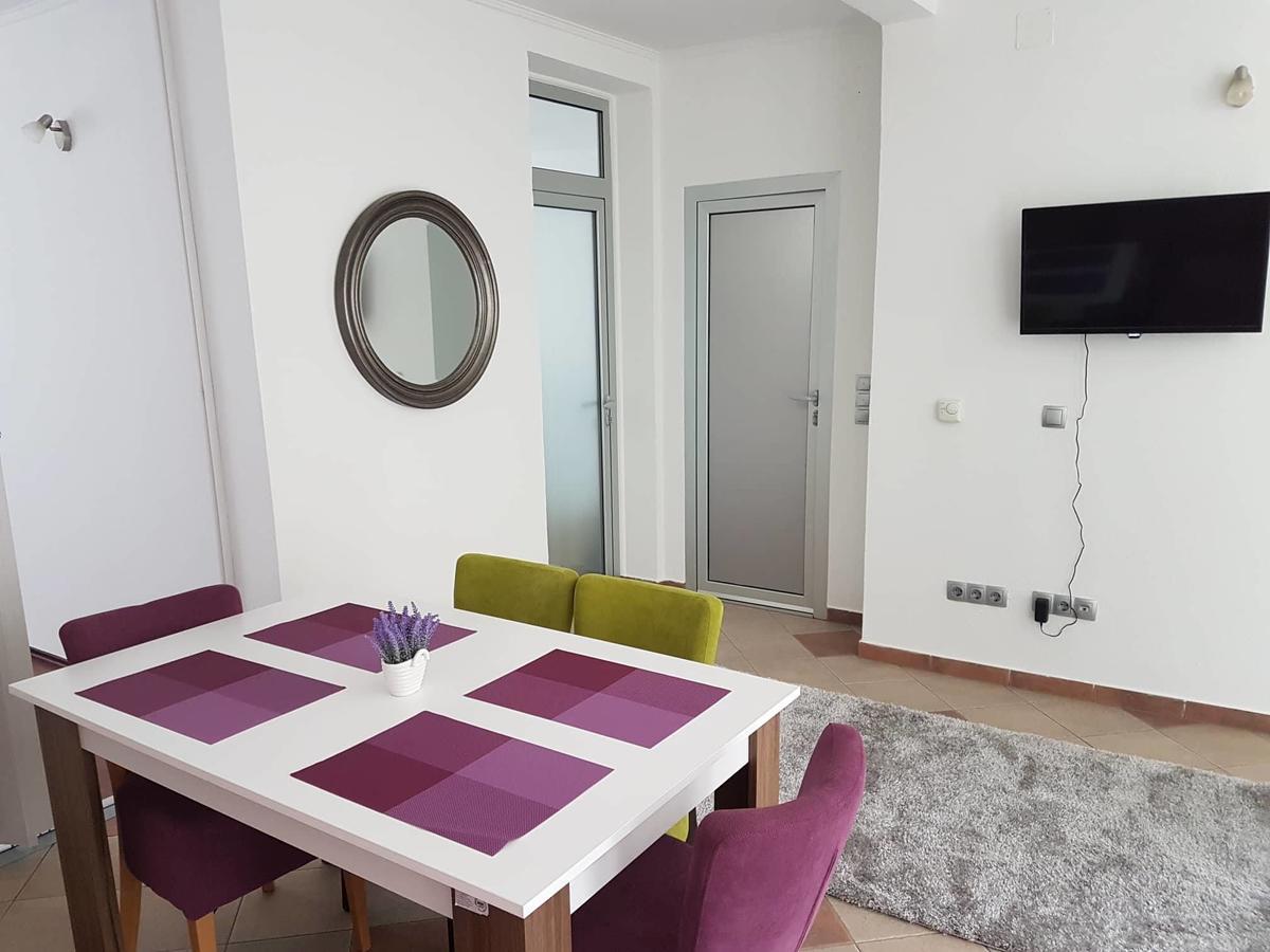 Appartement Roses à Bihać Extérieur photo