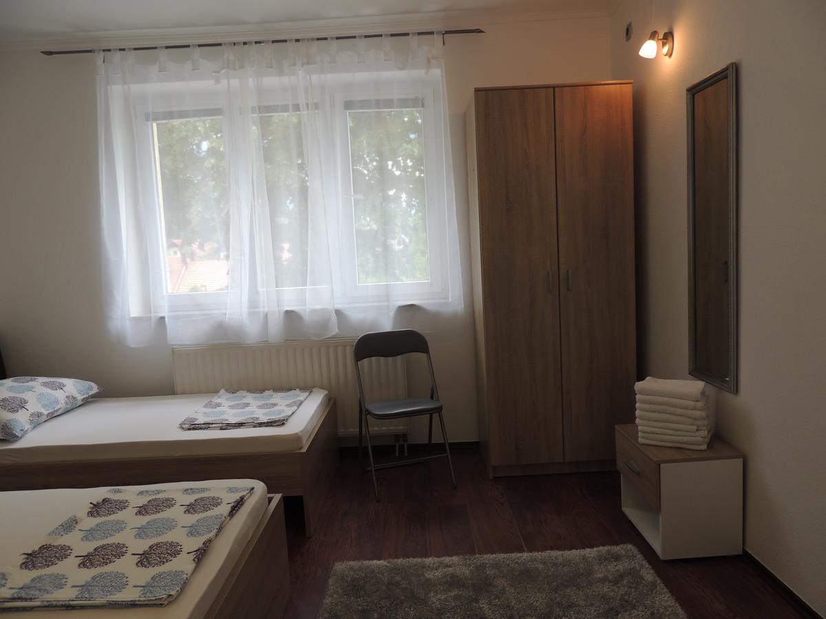 Appartement Roses à Bihać Extérieur photo