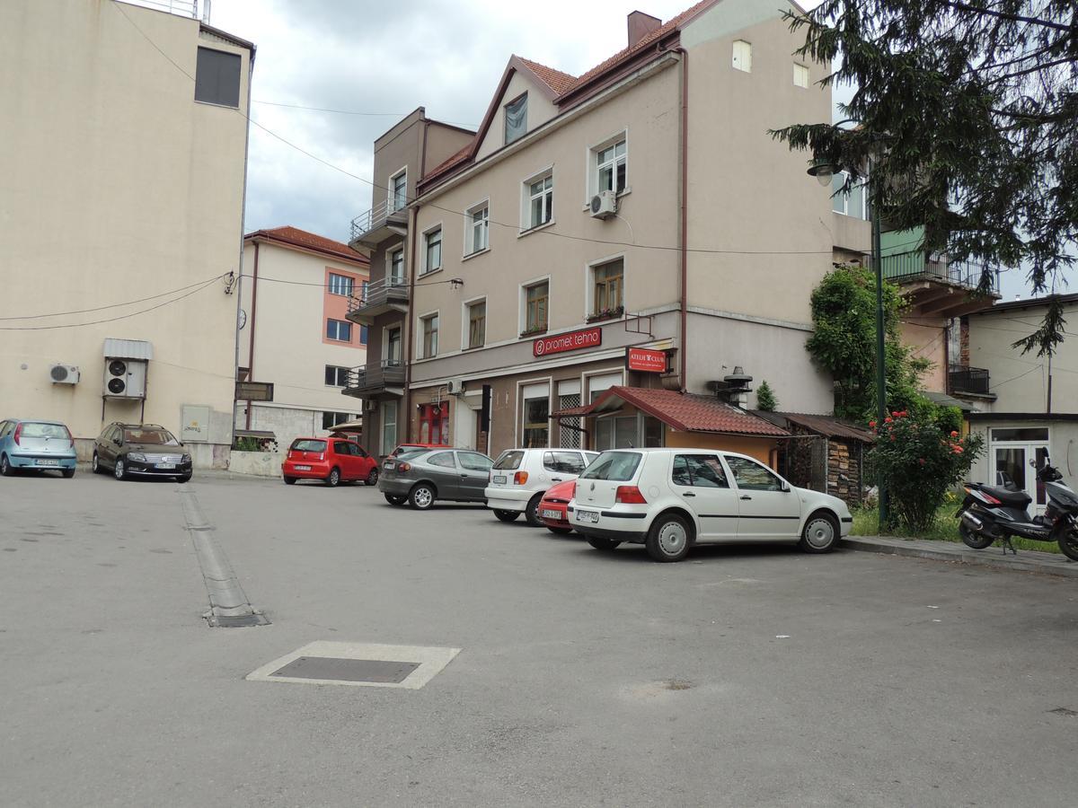 Appartement Roses à Bihać Extérieur photo