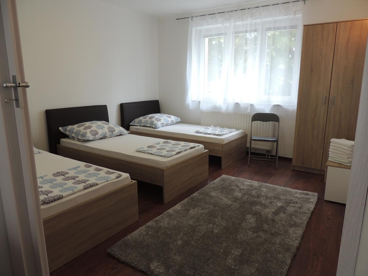 Appartement Roses à Bihać Extérieur photo